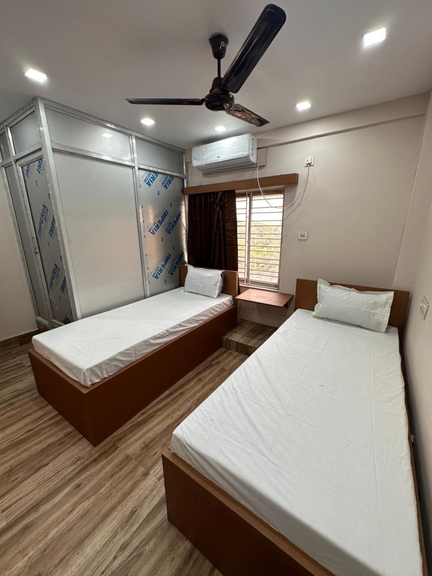 Отель Jagannath Residency And Prasadam Калькутта Экстерьер фото