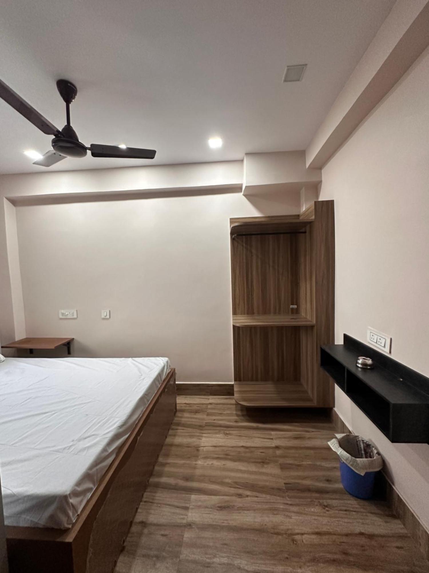 Отель Jagannath Residency And Prasadam Калькутта Экстерьер фото